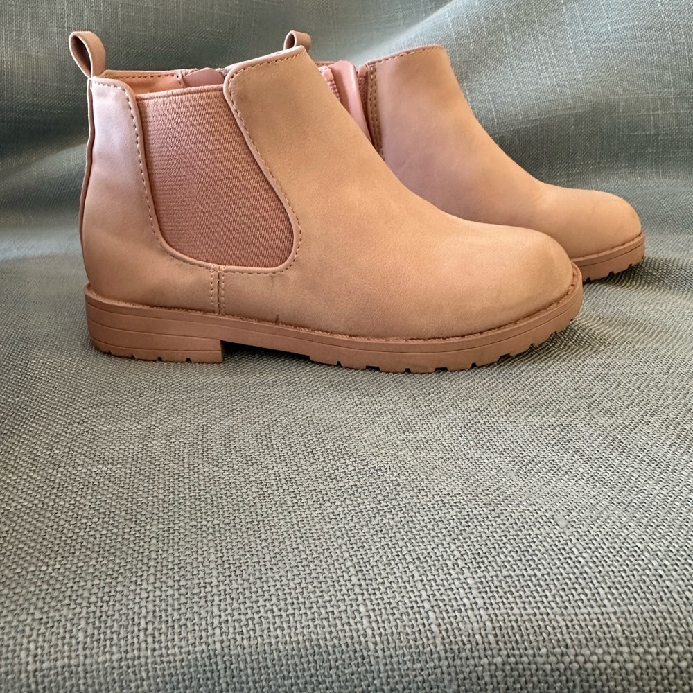 Little girl pink boots